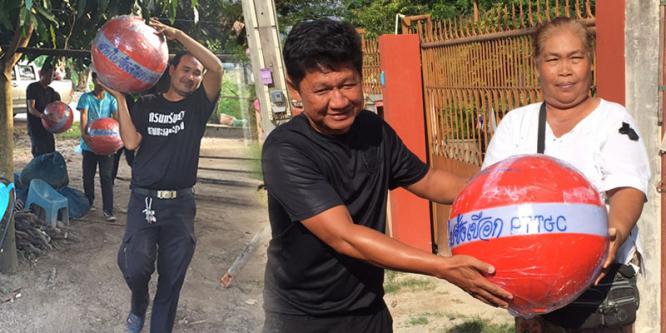 ๑๑ พ.ย. ๒๕๕๙ เจ้าหน้าที่ชุดปฏิบัติงานทางเรือ จ.ระยอง มอบอุปกรณ์ซั้งเชือกแก่๓ชุมชนเครือข่าย