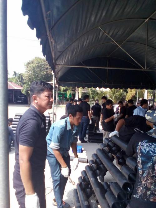 สบทช.1 ร่วม กลุ่มประมงเรือเล็กอ่าวมะขามป้อม และ  บ.SCG จัดทำบ้านปลาจำนวน 10 หลัง