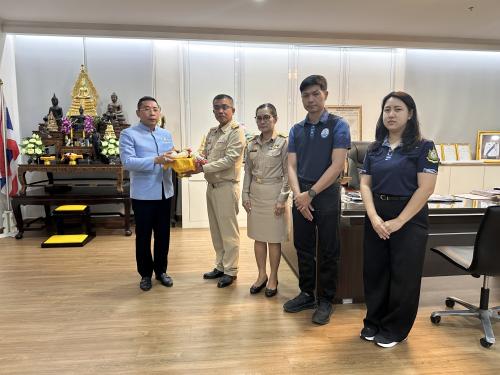 ผอ. สทช.1 เข้าร่ายงานตัวต่อ ผวจ.ระยอง และสักการะสิ่งศักดิ์สิทธิ์ จ.ระยอง