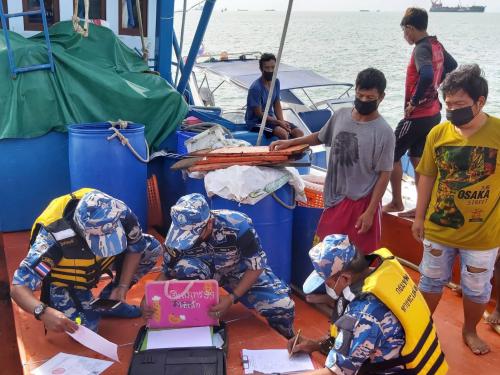สอท. นำเรือทรัพยากรทางทะเลและชายฝั่ง ๒๑๖ ปฏิบัติงานด้านป้องกันและปราบปรามรองรับแผนปฏิบัติการแก้ไขปัญหาการทำประมงผิดกฎหมาย (IUU) พื้นที่จังหวัดสงขลา