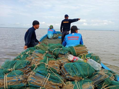 ศอทล.นศ. ปฏิบัติงานตรวจปราบปรามเครื่องมือประมงผิดกฎหมาย ในพื้นที่อ่าวปากนคร