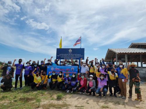 ศอทล.สงขลา นำทีมจัดกิจกรรมเก็บขยะทะเลที่ตกค้างในระบบนิเวศ ฟื้นฟูปากน้ำเทพา