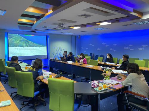 สอช. ร่วมกับ กองอนุรักษ์ทรัพยากรชายฝั่งในฐานะคณะทำงานและเลขานุการ จัดการประชุมคณะทำงานแก้ไขปัญหาการกัดเซาะชายฝั่งในพื้นที่ระบบหาดแหลมตะลุมพุก-แหลมสมิหลา ครั้งที่ 1/2565