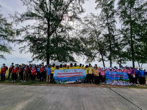 ศอทล.สงขลา จัดกิจกรรมจัดเก็บขยะทะเลที่ตกค้างในระบบนิเวศที่สำคัญแบบมีส่วนร่วม และปล่อยพันธุ์ปูม้า จำนวน ๓ ล้านตัว ณ ชายหาดบ่อตรุ