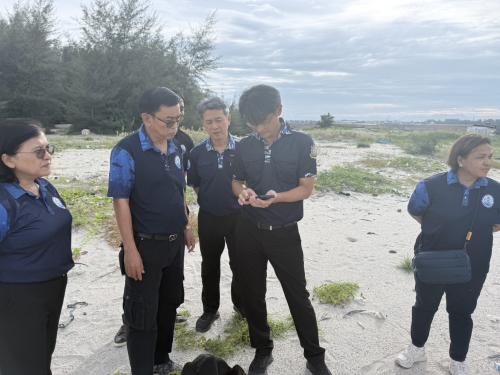 อทช. นำคณะลงพื้นที่เขื่อนกันทรายและคลื่น (Jetty) ปากร่องน้ำ จ.สงขลา เพื่อเตรียมความพร้อมสำหรับการดำเนินงาน โครงการฟื้นฟูระบบนิเวศชายหาดโดยใช้ธรรมชาติเป็นฐาน เพื่อการท่องเที่ยวอย่างยั่งยืน