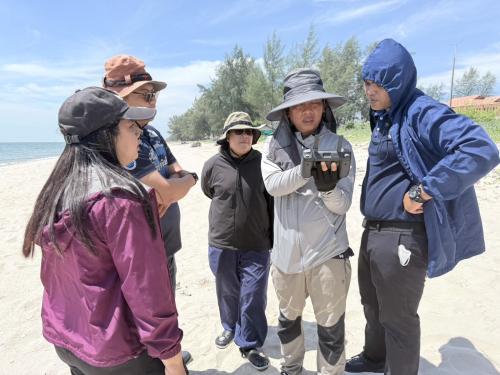 สอช. ร่วมกับ กอช. ลงพื้นที่ระบบหาดแหลมตะลุมพุก-แหลมสมิหลา สำรวจ ติดตาม สถานภาพ และโครงสร้างป้องกันการกัดเซาะชายฝั่ง
