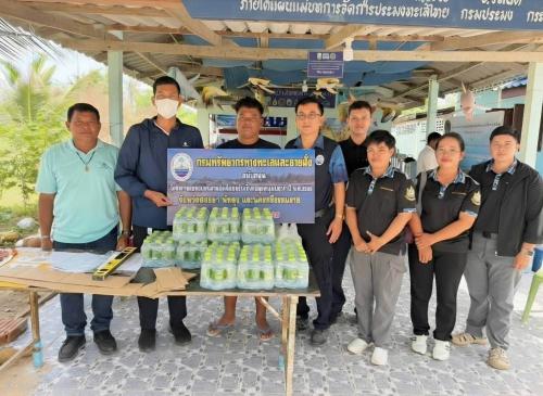 ผอ.สทช.๕ ลงพื้นที่ตรวจเยี่ยมชุมชนชายฝั่ง และติดตามการดำเนินงานโครงการเงินอุดหนุนชุมชนชายฝั่ง ณ กลุ่มธนาคารสัตว์น้ำชุมชนประมงพื้นบ้าน (บ้านเลค่าย) จ.สงขลา