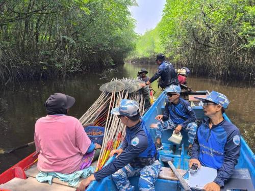 ศอปล.๕ ปฏิบัติงานลาดตระเวนเพื่อป้องกันรักษาป่าชายเลน (SMART Mangrove Patrol) ท้องที่ ต.ปากพนังฝั่งตะวันออก อ.ปากพนัง จ.นครศรีธรรมราช